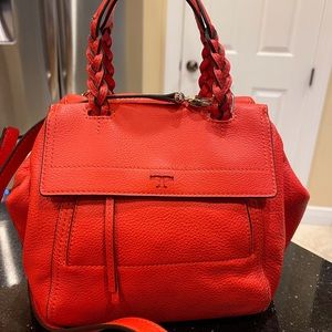 TORY BURCH HALF MOON POPPY ORANGE SAMBA PEBBLE GRAIN LEATHER SHOULDER BAG PURSE